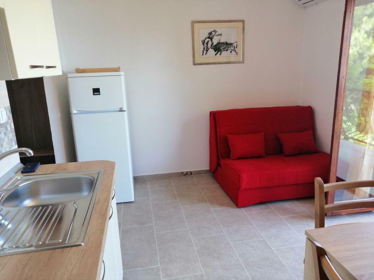 Apartments And Room Caric Jelsa  Exterior foto