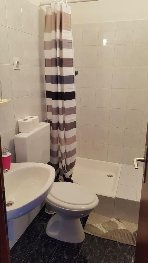 Apartments And Room Caric Jelsa  Exterior foto