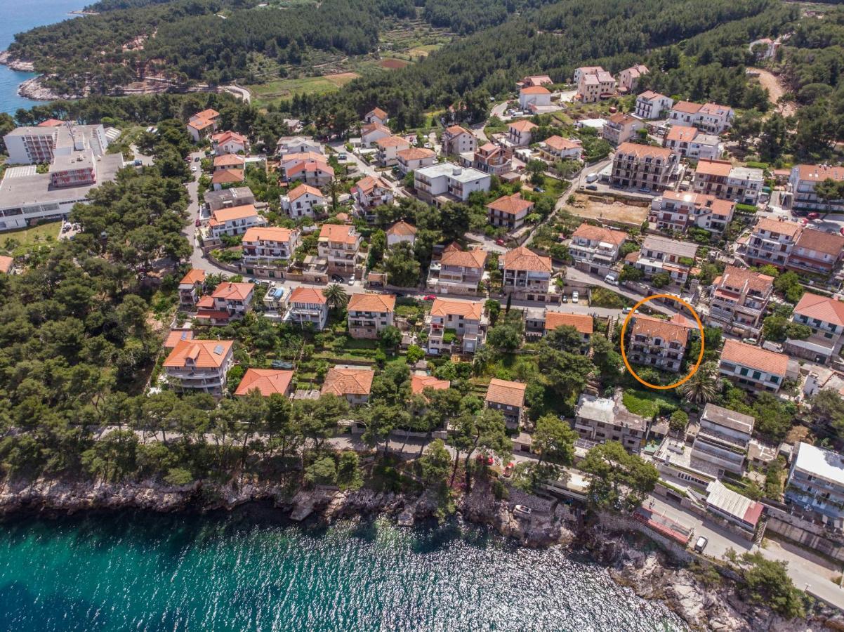 Apartments And Room Caric Jelsa  Exterior foto